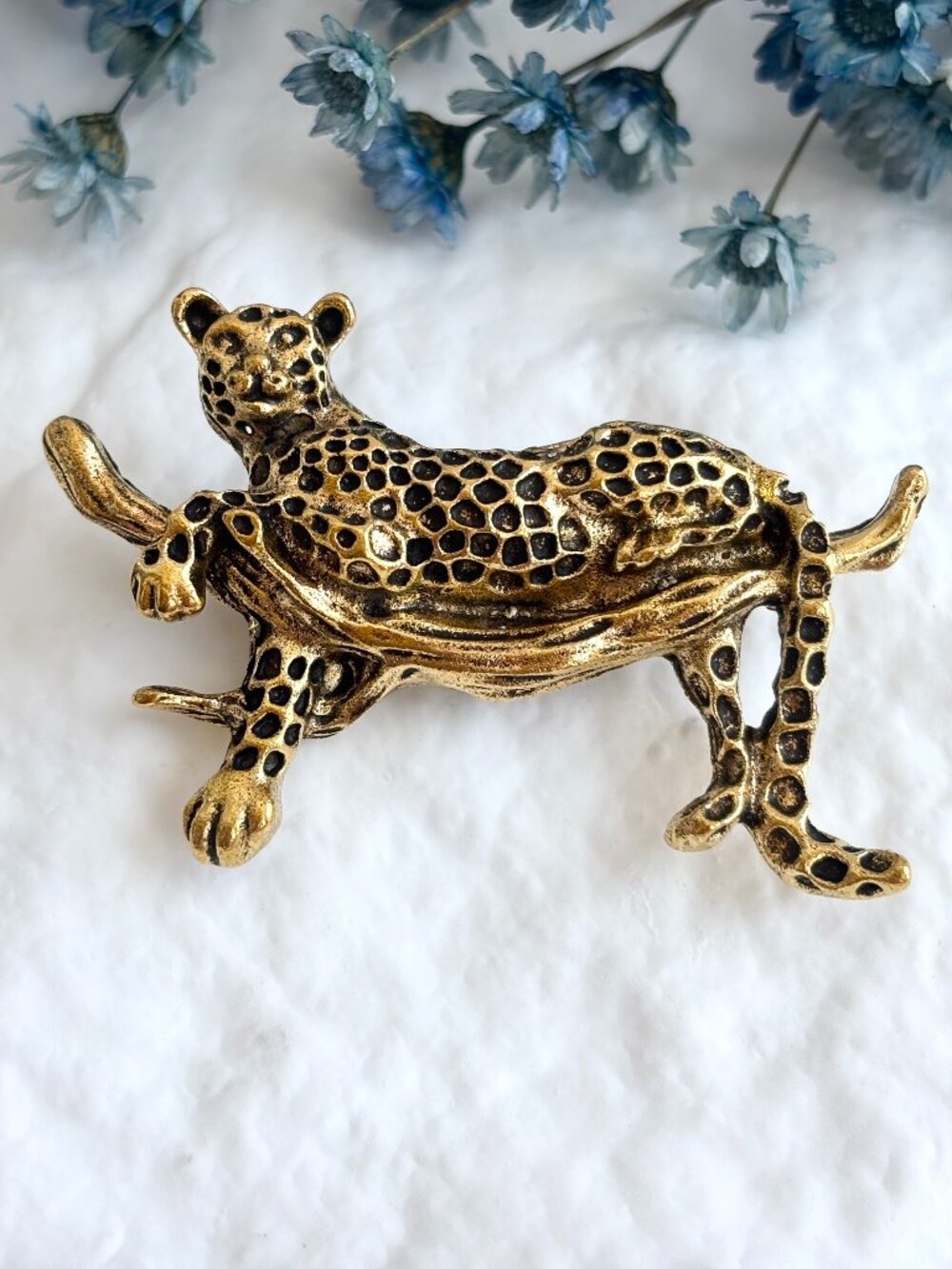 Leopard Figural Gold Toned Textured Vintage Inspired Brooch Pin